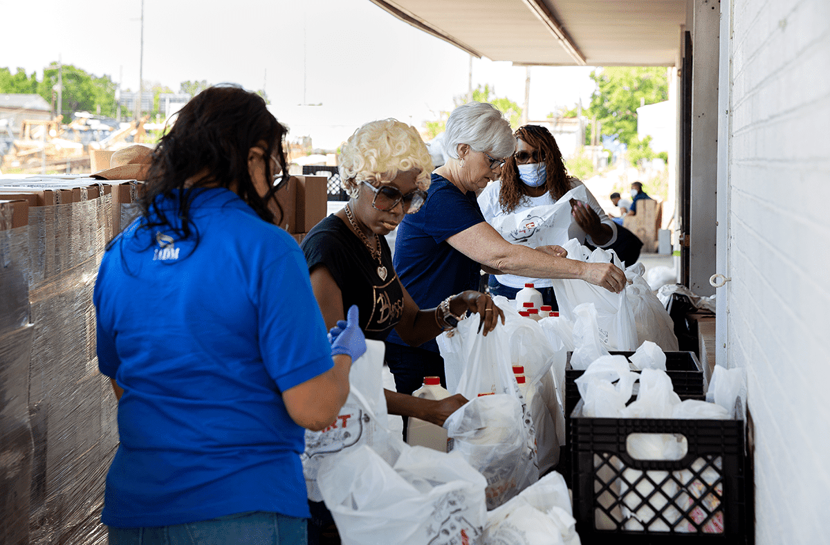 MDM food box volunteers